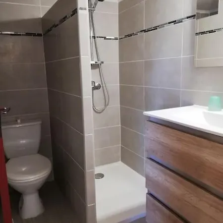 28m2 Climatise,wifi, Proche Des Calanques,plages 아파트